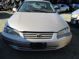 1997 TOYOTA CAMRY LE GOLD 2.2L AT Z15997